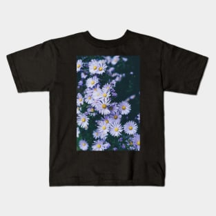 White Daisy Flowers - Daisy Garden Kids T-Shirt